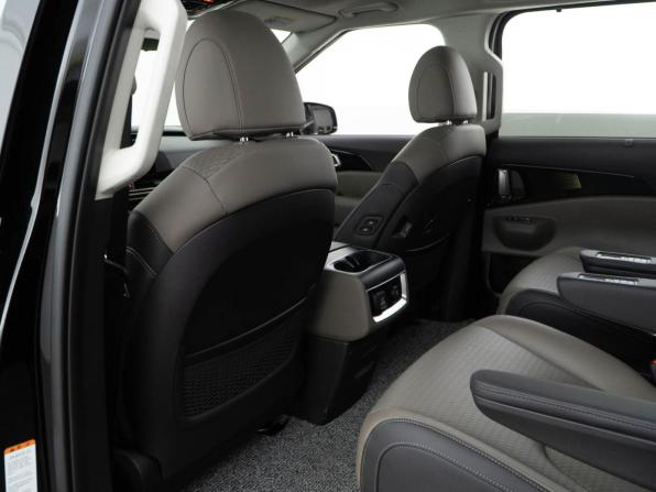 Kia Carnival IV Рестайлинг с пробегом 2025 года, цена 7 195 055 рублей, 8947 км, минивэн, Автокод Объявления