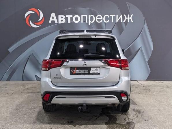 Mitsubishi Outlander III Рестайлинг 3 с пробегом 2022 года, цена 2 295 000 рублей, 101067 км, внедорожник, Автокод Объявления