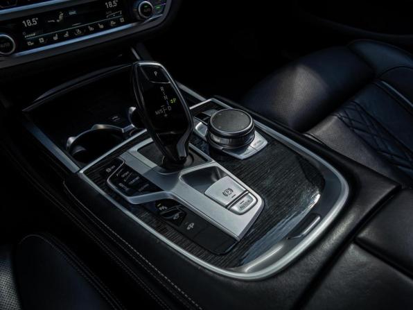 BMW 7 серии VI (G11/G12) Рестайлинг с пробегом 2019 года, цена 5 990 000 рублей, 180333 км, седан, Автокод Объявления