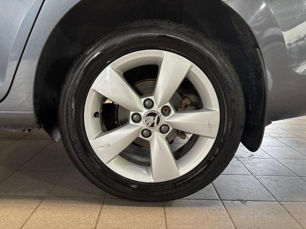 Skoda Rapid I с пробегом 2014 года, цена 799 000 рублей, 170000 км, лифтбек, Автокод Объявления