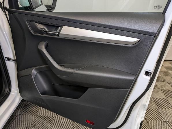Skoda Karoq I с пробегом 2020 года, цена 2 400 000 рублей, 99229 км, внедорожник, Автокод Объявления