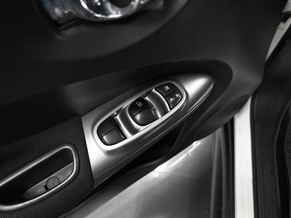 Nissan Juke I Рестайлинг с пробегом 2017 года, цена 1 495 000 рублей, 110060 км, внедорожник, Автокод Объявления