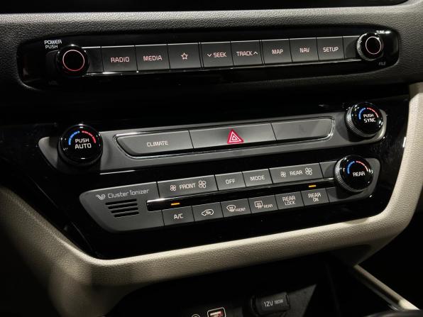 Kia Carnival III с пробегом 2020 года, цена 2 899 000 рублей, 123494 км, минивэн, Автокод Объявления