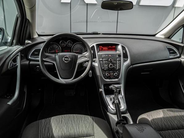 Opel Astra J Рестайлинг с пробегом 2013 года, цена 790 000 рублей, 215279 км, хэтчбек, Автокод Объявления