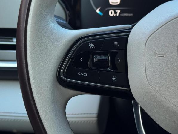 Geely Monjaro I с пробегом 2023 года, цена 3 049 000 рублей, 55500 км, внедорожник, Автокод Объявления