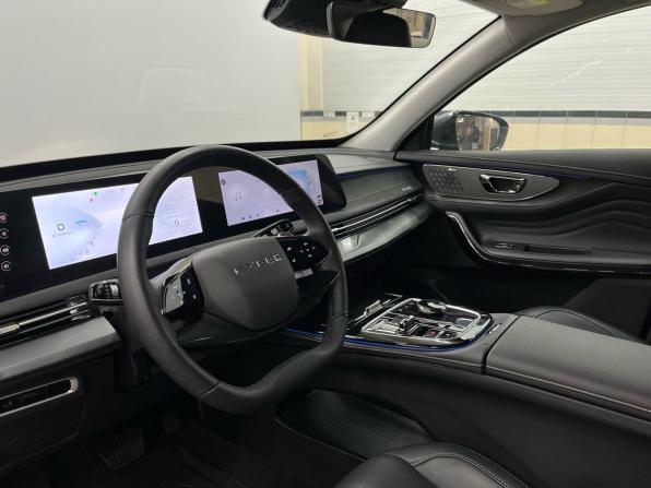 Exeed LX I Рестайлинг 2 с пробегом 2023 года, цена 2 589 700 рублей, 5300 км, внедорожник, Автокод Объявления