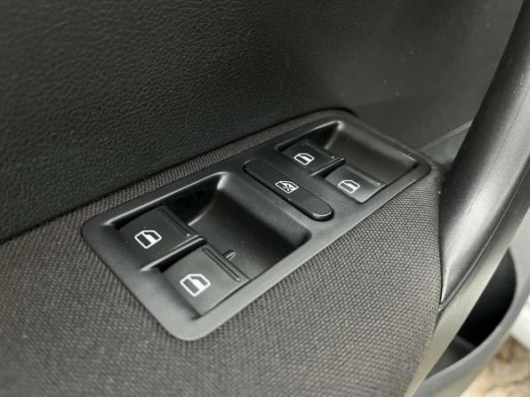 Volkswagen Polo V Рестайлинг с пробегом 2017 года, цена 1 114 460 рублей, 129100 км, седан, Автокод Объявления