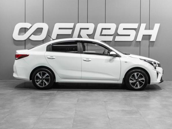 Kia Rio IV Рестайлинг с пробегом 2021 года, цена 1 299 000 рублей, 134460 км, седан, Автокод Объявления