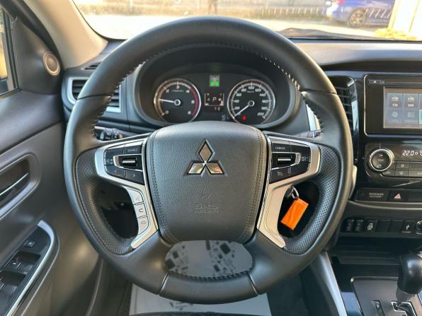 Mitsubishi L200 V с пробегом 2017 года, цена 2 350 000 рублей, 247353 км, пикап, Автокод Объявления