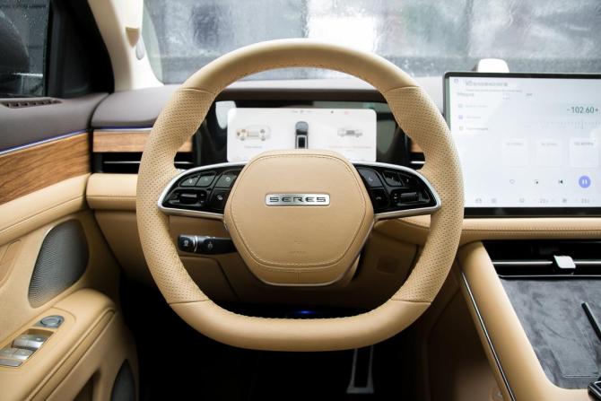 Seres M7 с пробегом 2024 года, цена 4 790 000 рублей, 11210 км, внедорожник, Автокод Объявления