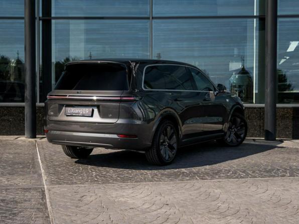 Li Auto (Lixiang) L9 I Рестайлинг с пробегом 2025 года, цена 10 300 000 рублей, 4 км, внедорожник, Автокод Объявления