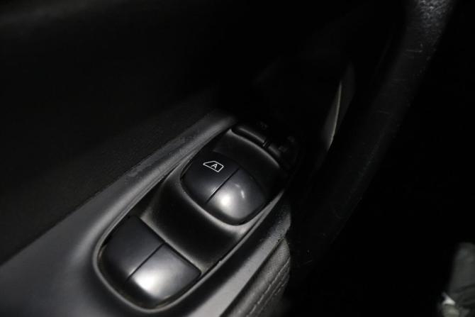 Nissan Qashqai II с пробегом 2014 года, цена 1 341 000 рублей, 180430 км, внедорожник, Автокод Объявления