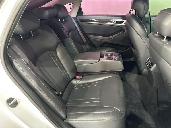 Hyundai Genesis II с пробегом 2014 года, цена 1 720 000 рублей, 202483 км, седан, Автокод Объявления