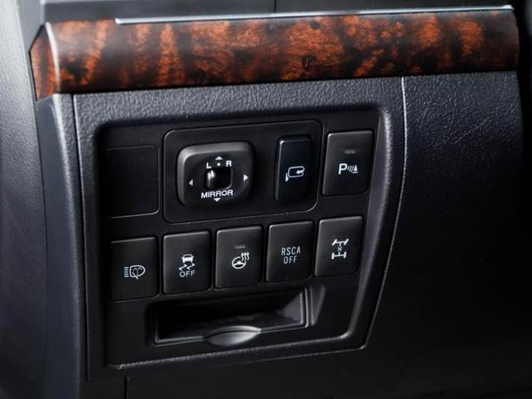 Toyota Land Cruiser 200 Series Рестайлинг 1 с пробегом 2013 года, цена 3 111 444 рубля, 376504 км, внедорожник, Автокод Объявления