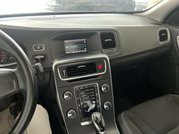 Volvo S60 II Рестайлинг с пробегом 2013 года, цена 1 538 000 рублей, 149000 км, седан, Автокод Объявления