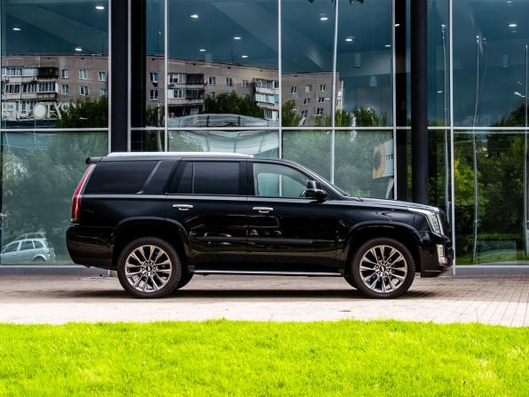 Cadillac Escalade IV с пробегом 2019 года, цена 5 350 000 рублей, 95879 км, внедорожник, Автокод Объявления