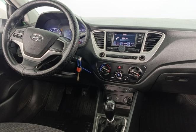 Hyundai Solaris II с пробегом 2019 года, цена 950 000 рублей, 186126 км, седан, Автокод Объявления