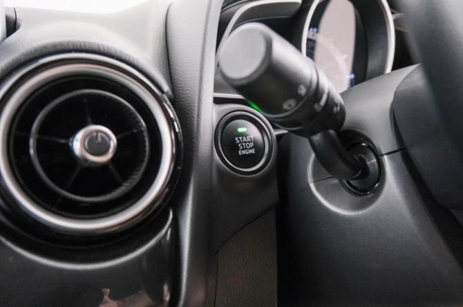 Mazda Demio IV (DJ) с пробегом 2015 года, цена 1 099 000 рублей, 47400 км, хэтчбек, Автокод Объявления