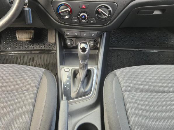 Hyundai Solaris II с пробегом 2017 года, цена 1 299 000 рублей, 114501 км, седан, Автокод Объявления