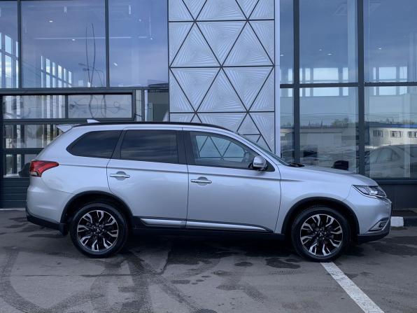 Mitsubishi Outlander III Рестайлинг 3 с пробегом 2021 года, цена 3 349 000 рублей, 19070 км, внедорожник, Автокод Объявления