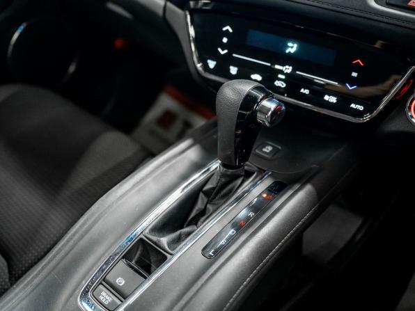 Honda Vezel I Рестайлинг с пробегом 2019 года, цена 1 999 000 рублей, 38008 км, внедорожник, Автокод Объявления