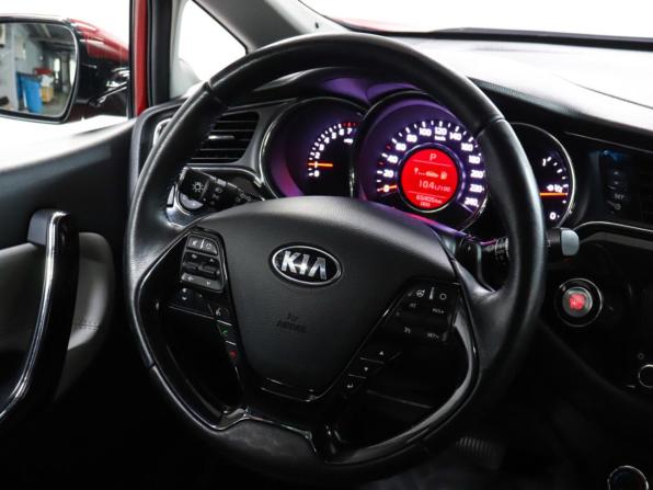 Kia Ceed II Рестайлинг с пробегом 2016 года, цена 1 249 000 рублей, 65404 км, хэтчбек, Автокод Объявления