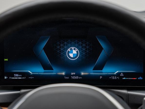 BMW 3 серии VII (G2x) Рестайлинг с пробегом 2024 года, цена 6 100 000 рублей, 16569 км, седан, Автокод Объявления