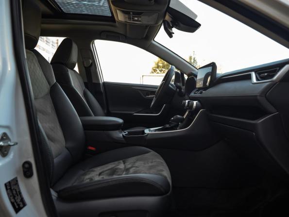 Toyota RAV4 V (XA50) с пробегом 2025 года, цена 3 823 777 рублей, 25000 км, внедорожник, Автокод Объявления