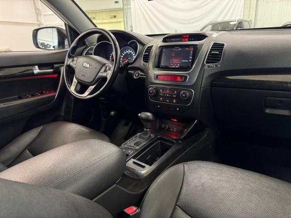 Kia Sorento II Рестайлинг с пробегом 2017 года, цена 2 099 000 рублей, 135188 км, внедорожник, Автокод Объявления