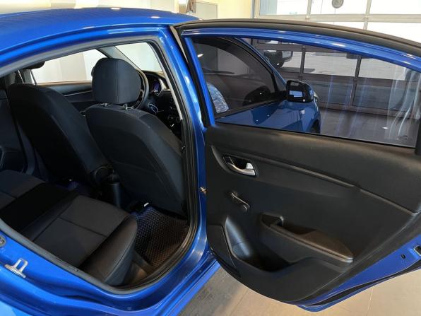 Kia Rio IV Рестайлинг с пробегом 2021 года, цена 1 379 000 рублей, 98000 км, седан, Автокод Объявления