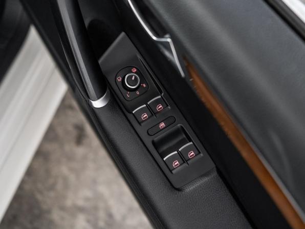 Volkswagen Passat B7 с пробегом 2012 года, цена 1 200 300 рублей, 110385 км, универсал, Автокод Объявления