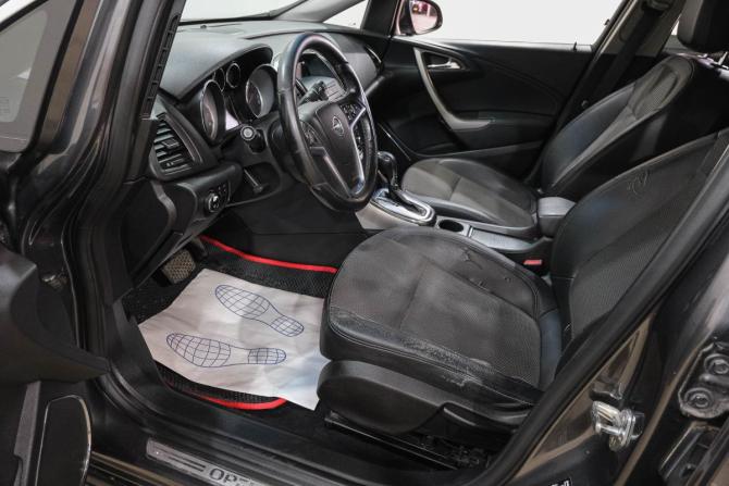 Opel Astra J с пробегом 2011 года, цена 669 000 рублей, 209000 км, хэтчбек, Автокод Объявления