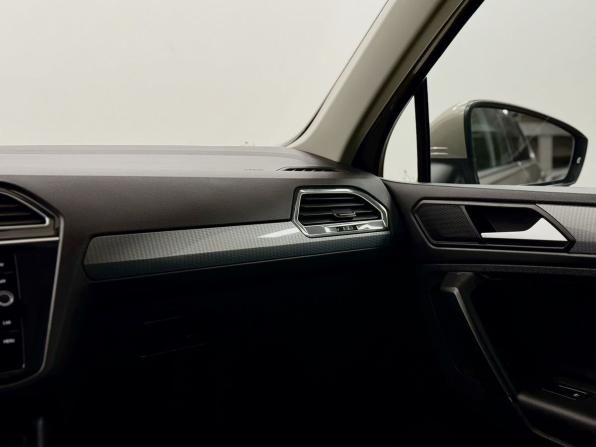 Volkswagen Tiguan II Рестайлинг с пробегом 2021 года, цена 2 980 000 рублей, 152690 км, внедорожник, Автокод Объявления