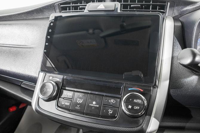 Toyota Corolla XI (E160 E170) Рестайлинг 2 с пробегом 2019 года, цена 1 409 000 рублей, 193000 км, универсал, Автокод Объявления