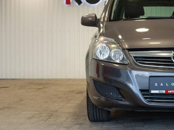 Opel Zafira B Рестайлинг с пробегом 2011 года, цена 740 000 рублей, 226704 км, компактвэн, Автокод Объявления