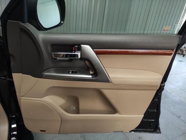 Toyota Land Cruiser 200 Series Рестайлинг 1 с пробегом 2012 года, цена 2 790 000 рублей, 269018 км, внедорожник, Автокод Объявления