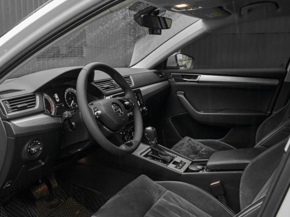 Skoda Superb III Рестайлинг с пробегом 2021 года, цена 2 570 000 рублей, 96113 км, лифтбек, Автокод Объявления