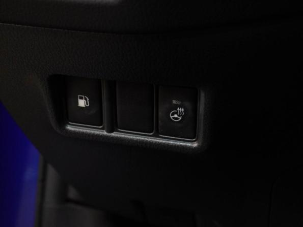 Toyota C-HR I с пробегом 2019 года, цена 2 549 000 рублей, 63198 км, внедорожник, Автокод Объявления