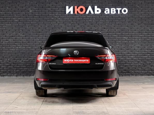Skoda Superb III с пробегом 2018 года, цена 1 370 000 рублей, 276842 км, лифтбек, Автокод Объявления