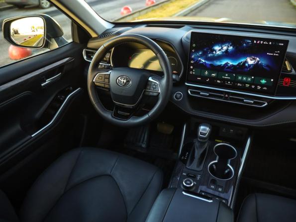 Toyota Highlander IV (XU70) с пробегом 2026 года, цена 5 399 000 рублей, 5548 км, внедорожник, Автокод Объявления