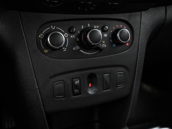 Renault Sandero II Рестайлинг с пробегом 2019 года, цена 1 099 000 рублей, 88553 км, хэтчбек, Автокод Объявления