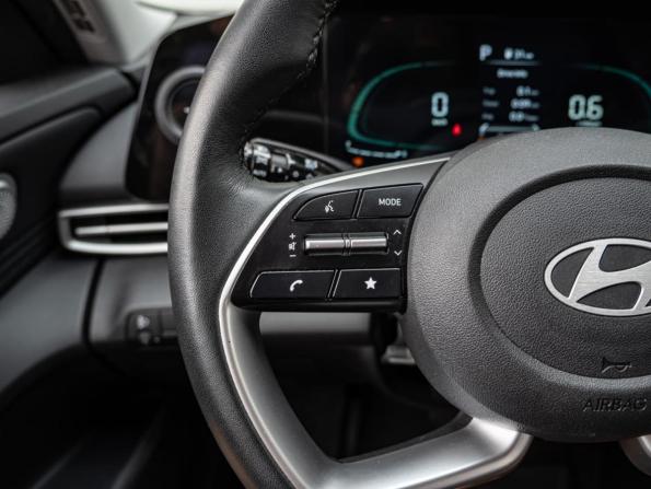 Hyundai Elantra VII (CN7) Рестайлинг с пробегом 2023 года, цена 2 059 000 рублей, 45957 км, седан, Автокод Объявления
