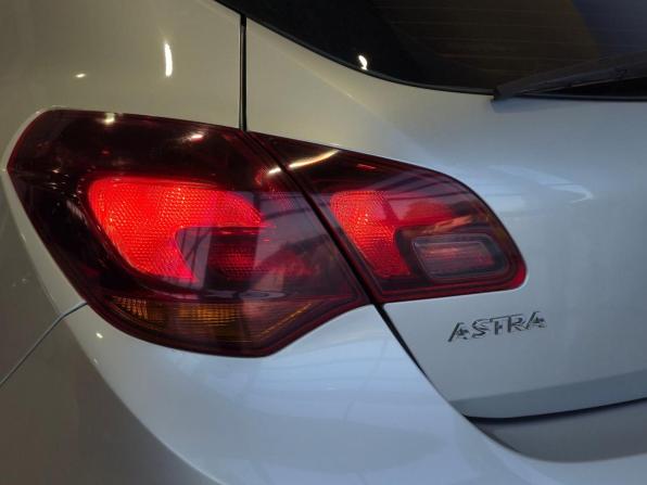 Opel Astra J Рестайлинг с пробегом 2013 года, цена 999 000 рублей, 156500 км, хэтчбек, Автокод Объявления