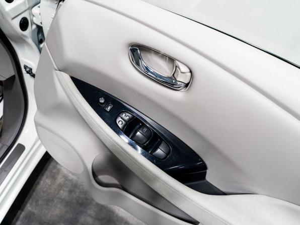 Nissan Leaf I (ZE0/AZE0) с пробегом 2011 года, цена 800 000 рублей, 112270 км, хэтчбек, Автокод Объявления