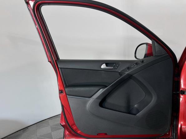 Volkswagen Tiguan I Рестайлинг с пробегом 2014 года, цена 1 385 000 рублей, 117868 км, внедорожник, Автокод Объявления