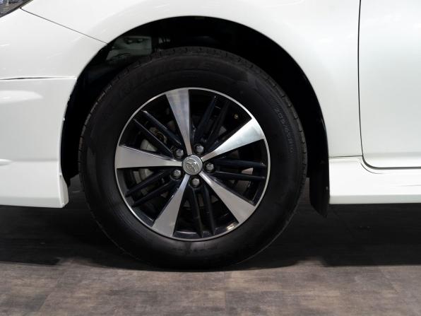 Toyota Wish II Рестайлинг с пробегом 2016 года, цена 1 545 000 рублей, 172100 км, минивэн, Автокод Объявления