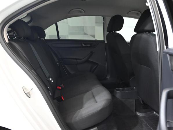 Skoda Rapid I с пробегом 2017 года, цена 1 240 000 рублей, 86653 км, лифтбек, Автокод Объявления