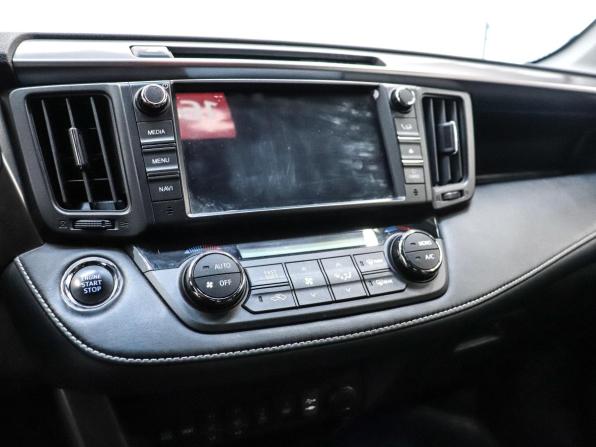 Toyota RAV4 IV (XA40) Рестайлинг с пробегом 2018 года, цена 2 640 000 рублей, 77746 км, внедорожник, Автокод Объявления
