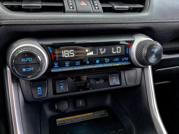 Toyota RAV4 V (XA50) с пробегом 2022 года, цена 3 585 000 рублей, 77620 км, внедорожник, Автокод Объявления