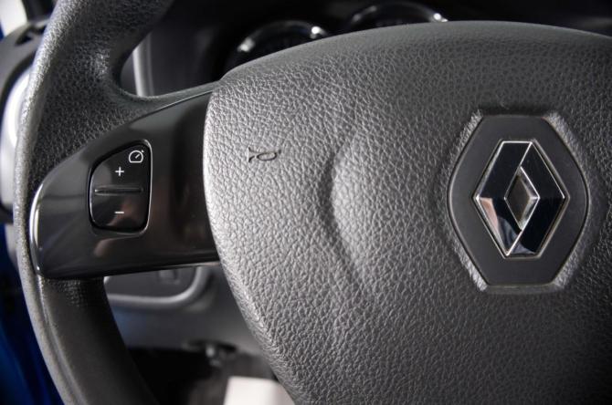 Renault Sandero II с пробегом 2018 года, цена 999 000 рублей, 135265 км, хэтчбек, Автокод Объявления